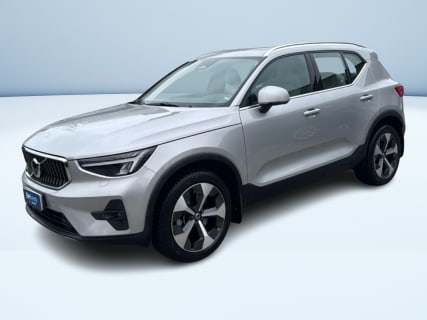 XC40 2.0 B3 PLUS DARK AUTO