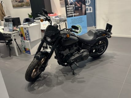 LOW RIDER 117 1.9 S VIVID BLACK MY22