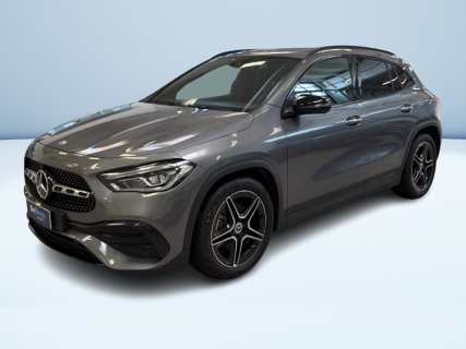 GLA 200 D PREMIUM 4MATIC AUTO