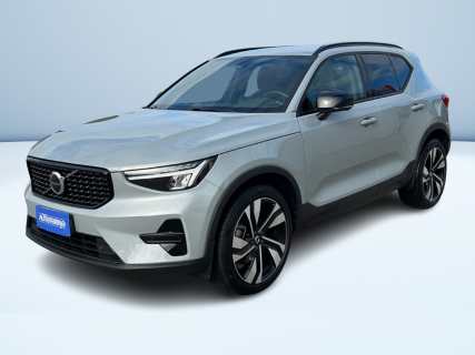 XC40 2.0 B3 PLUS DARK AUTO
