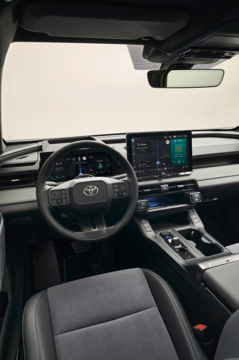 2026-all-newrav4-interior-002