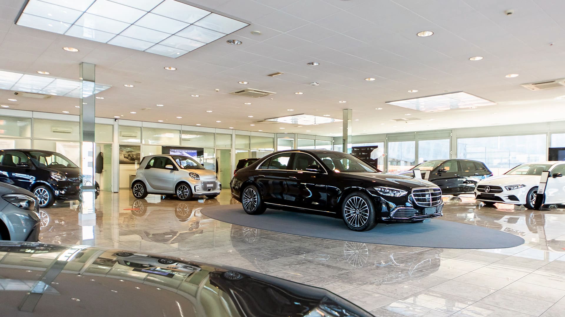 Filiale di Gazzada Smart e Mercedes-Benz