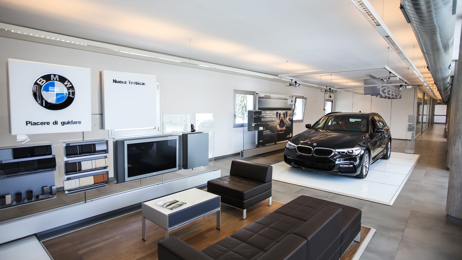 Filiale di Varese BMW showroom Filiale di Varese BMW showroom