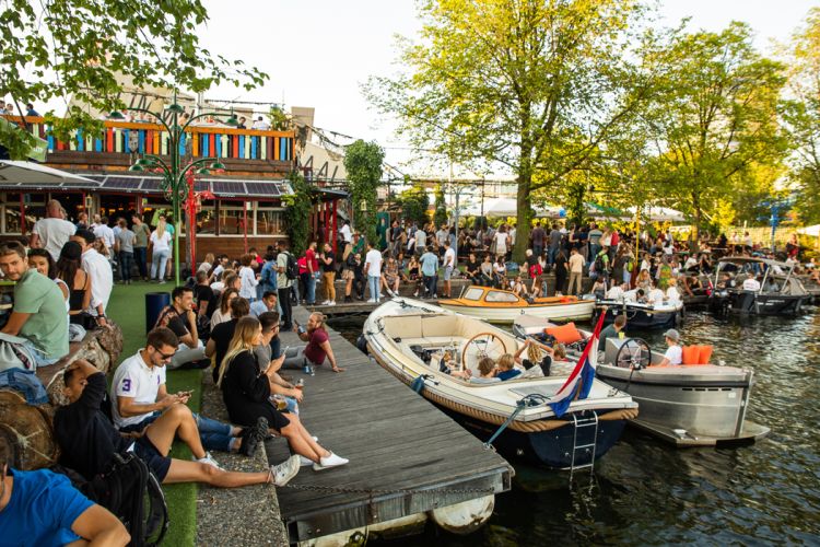 self guided walking tours amsterdam