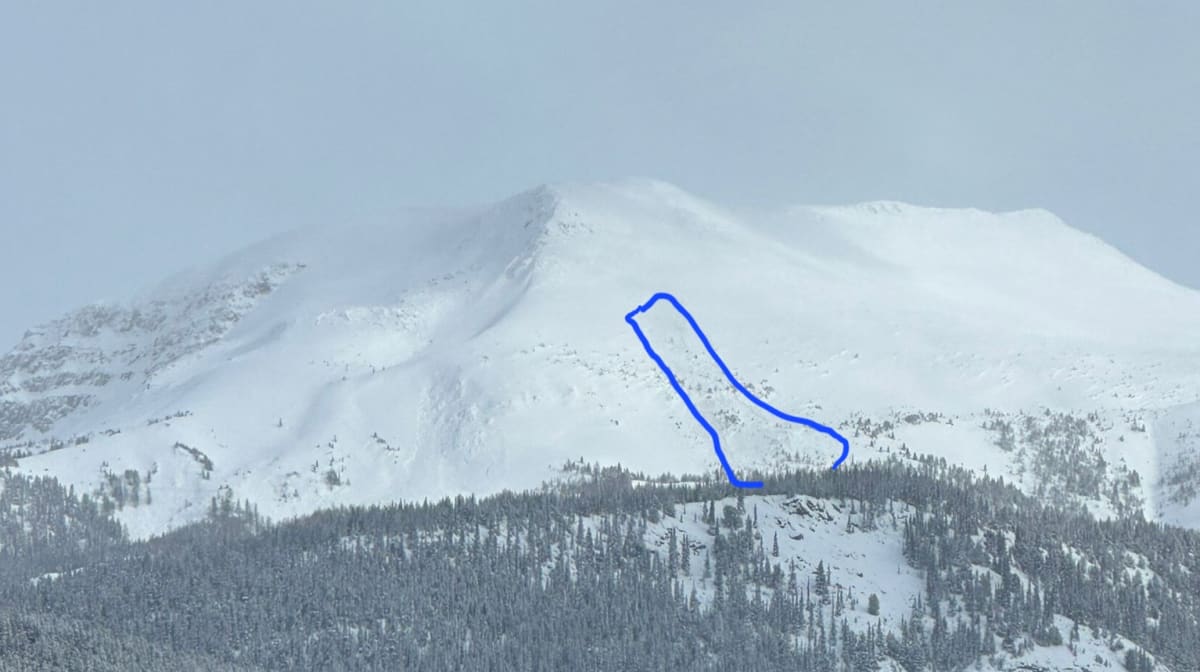 Outline of the skier triggered avalanche in Lipalian 4