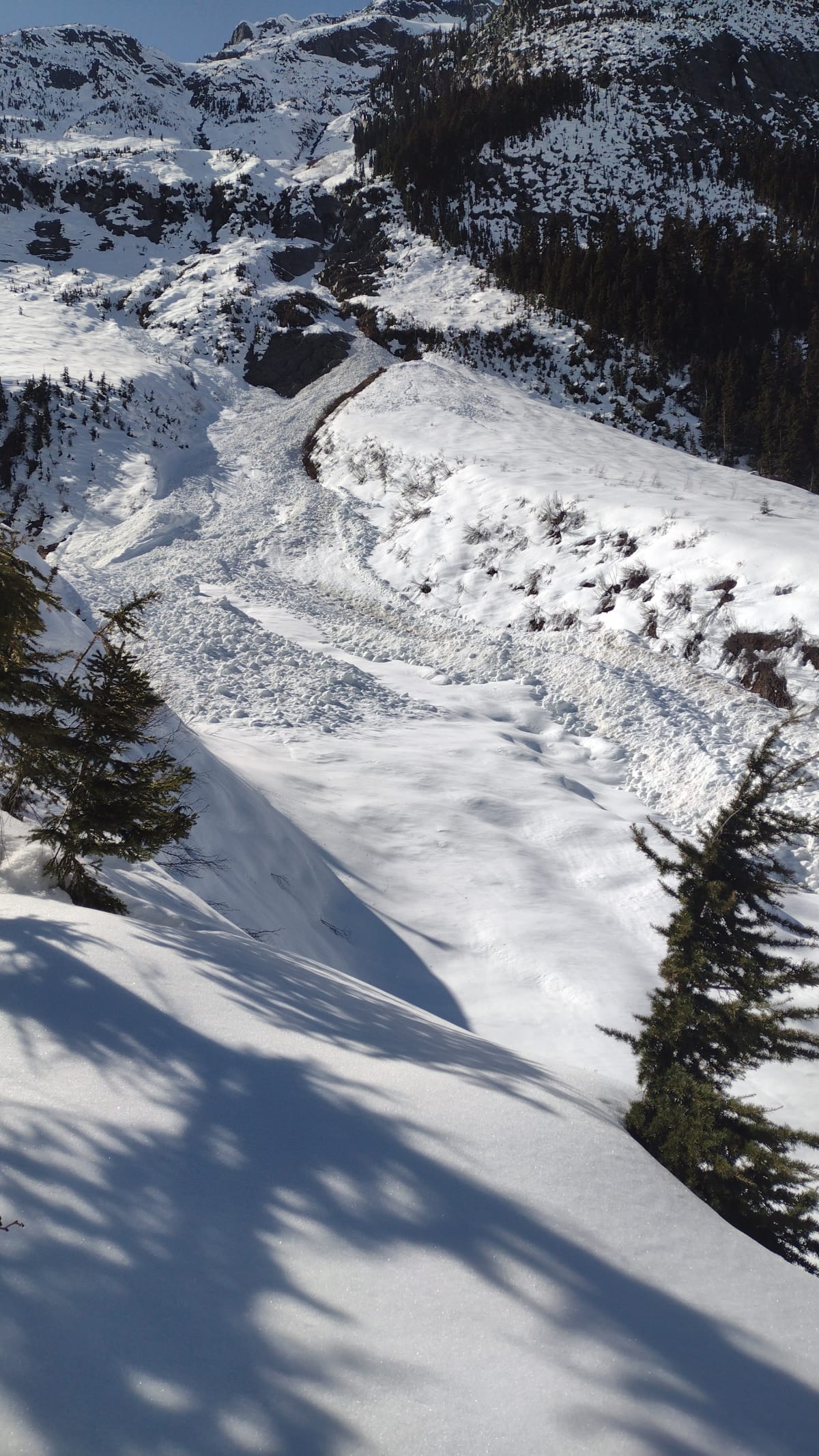 Fresh wet loose deposit on a steep southern aspect