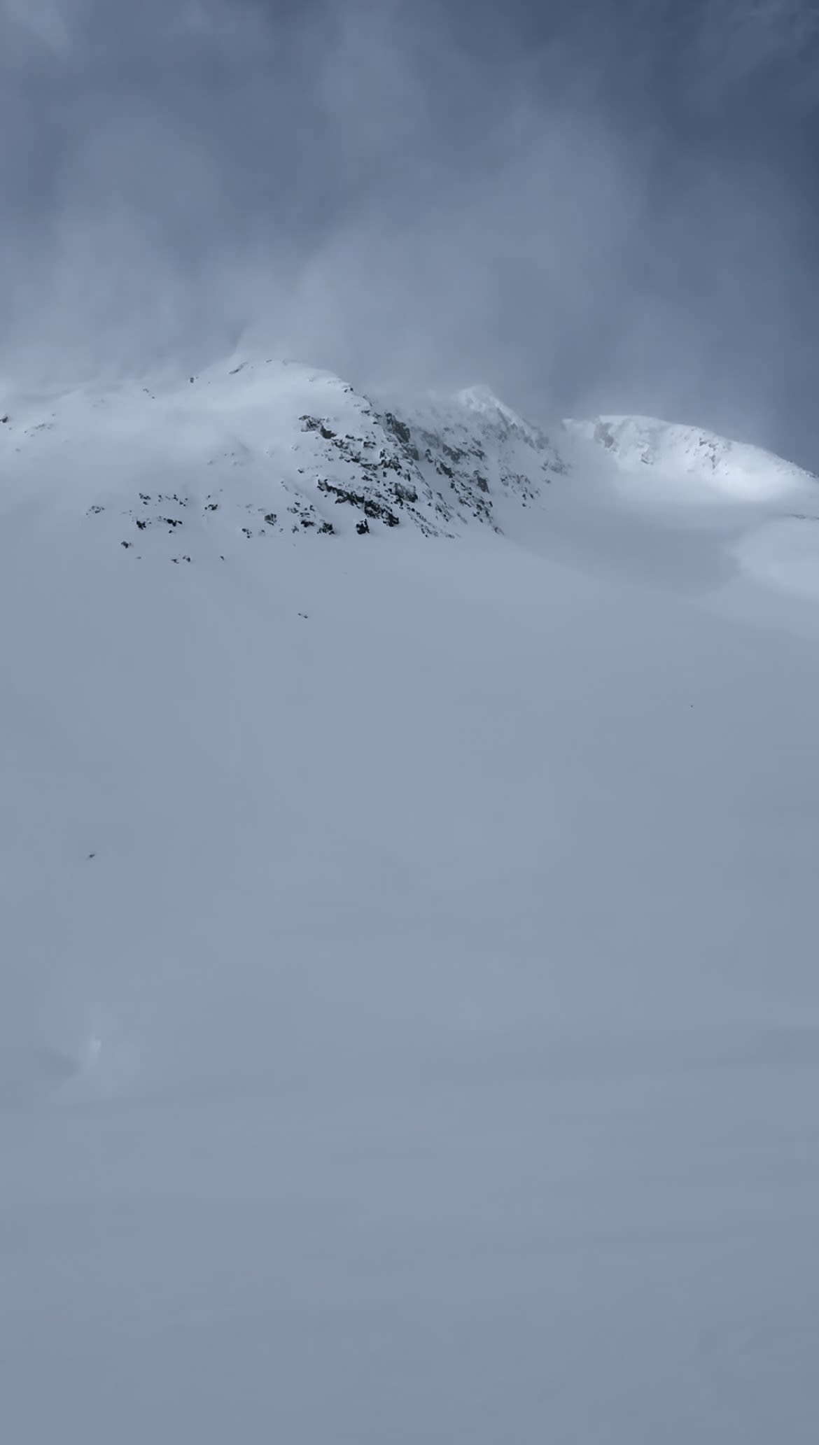 Strong Southerly winds blowing snow off Big Kahuna.