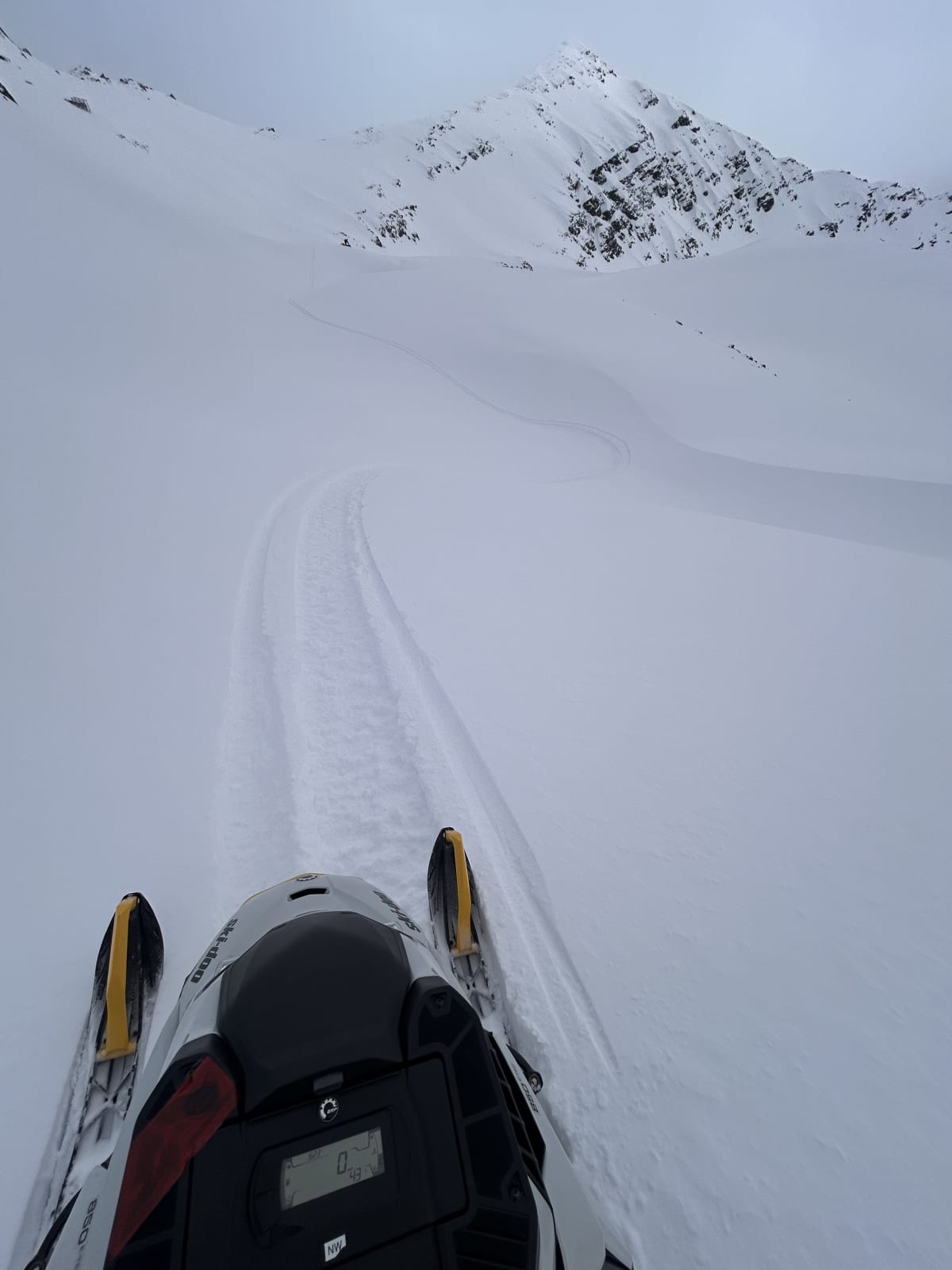 20cm of cold snow above 1600m.