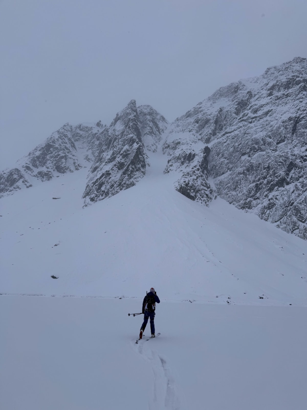 The west end of the lake was frozen enough to cross, however there was still open water directly south of the emergency shelter meaning we still had to walk around the knoll west of the shelter before crossing.