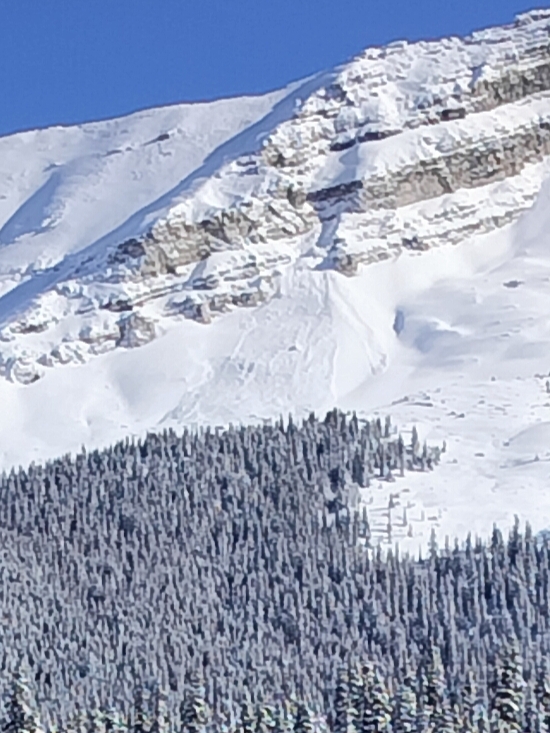 New natural avalanches Maligne image