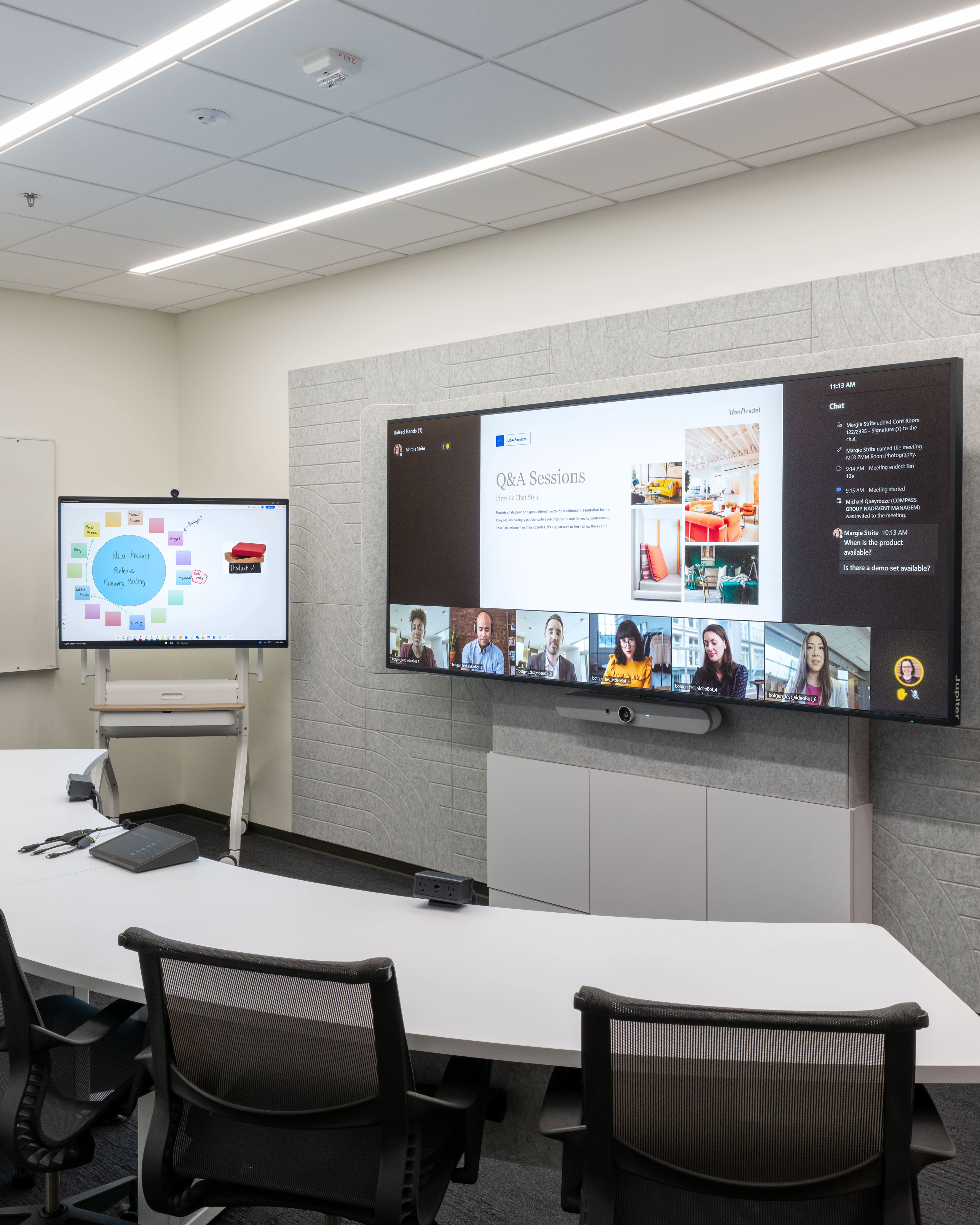 Medium Microsoft Teams Room with Forum Collaboration Suite.