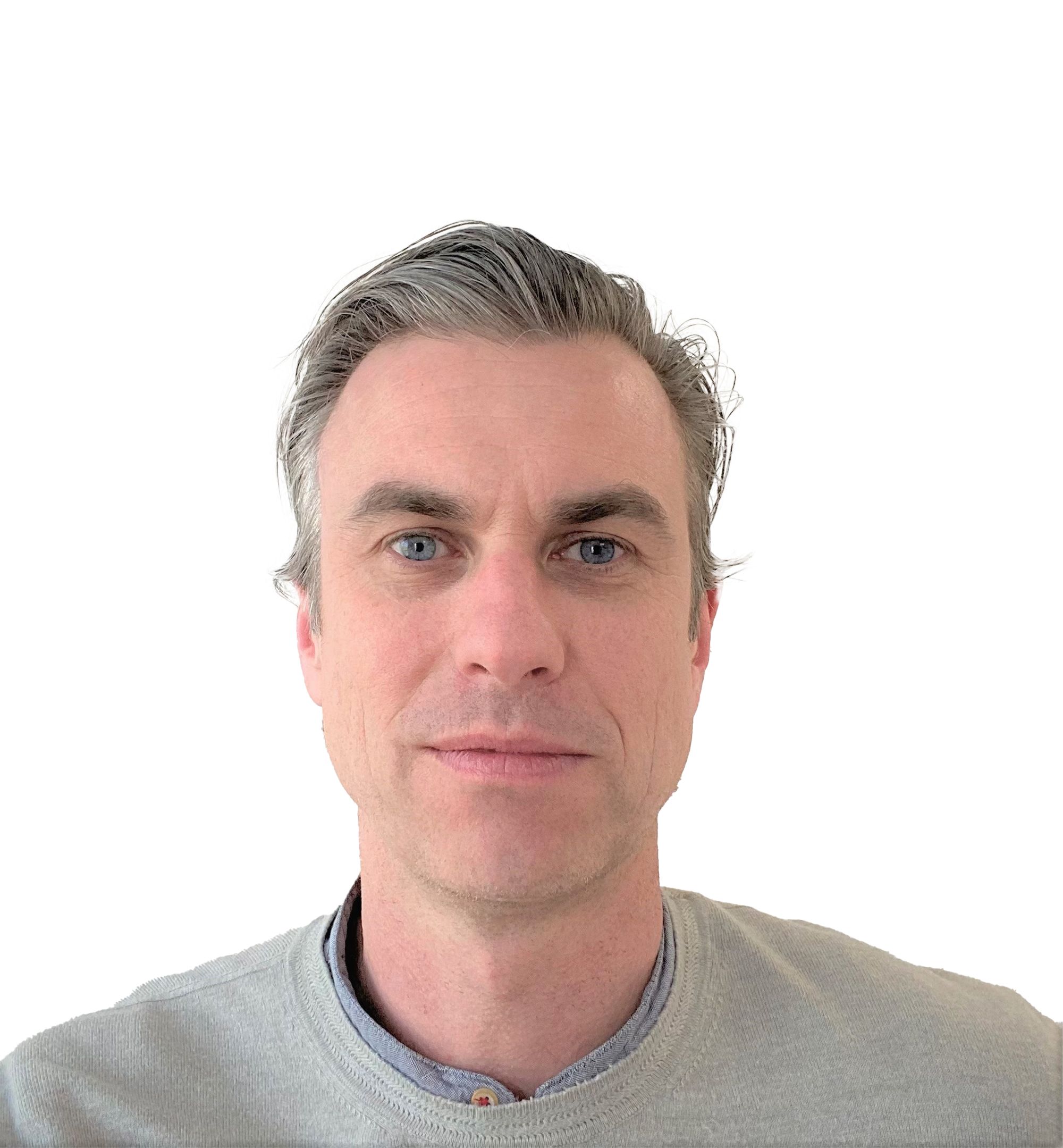 Head shot of Robert De-Jong