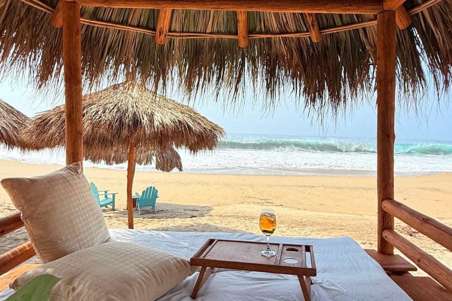 Club de playa y restaurante Mar de Fondo