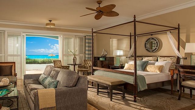 Beachfront Oversized Walkout Butler Villa Suite