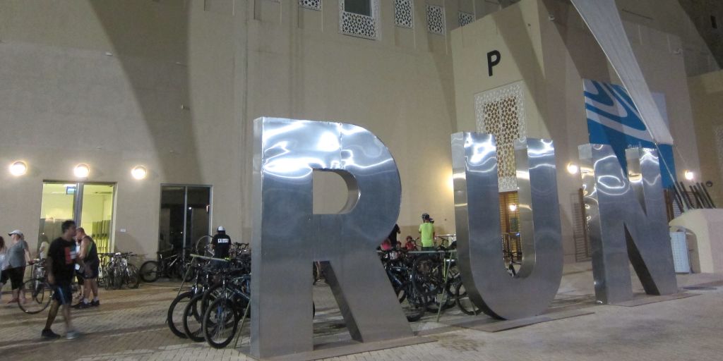 abu dhabi mit dem fahrrad erleben