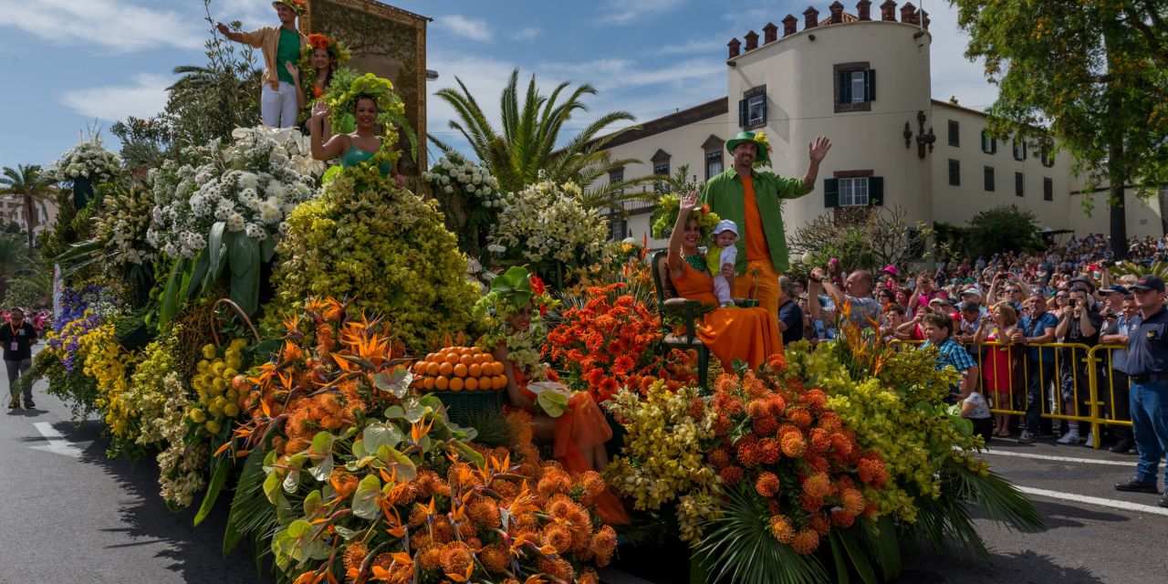 Blühendes Madeira Away, das HolidayCheckMagazin