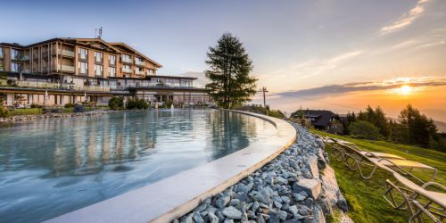 ᐅ TOP 8 Hotels in Österreich mit InfinityPools Reisemagazin HolidayCheck