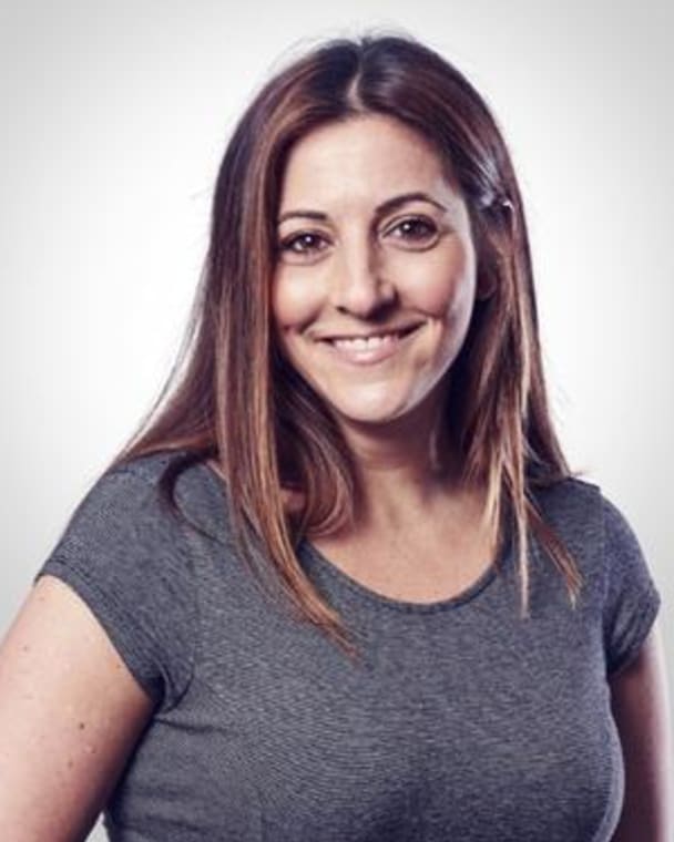 Portrait photo of Lisa Maynard