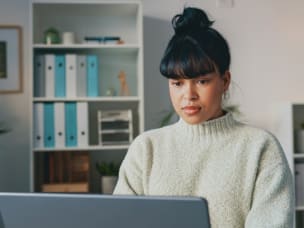 Person using WordPress plugins to launch their lucrative affiliate marketing program