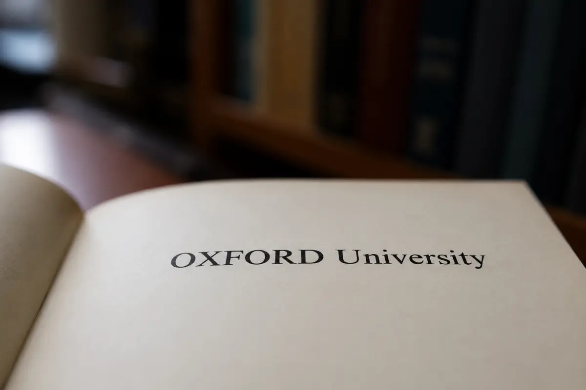 Oxford Launches Ebola Vaccine Trial as Congo Death Toll Surpasses 1,400