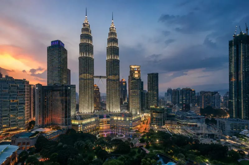 Dengue Spread in Urban Malaysia Mapped Using Social Network Analysis