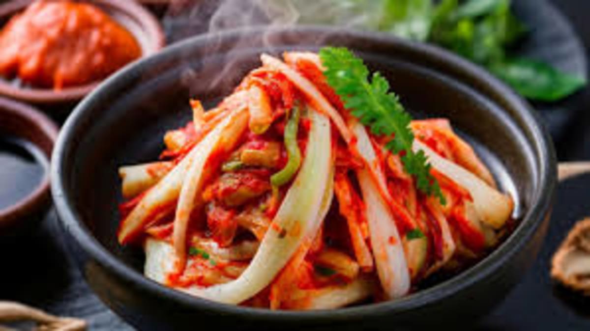 Kimchi Derived Probiotic Shows Promise in Removing Nanoplastics from Human Body, Early Study Finds