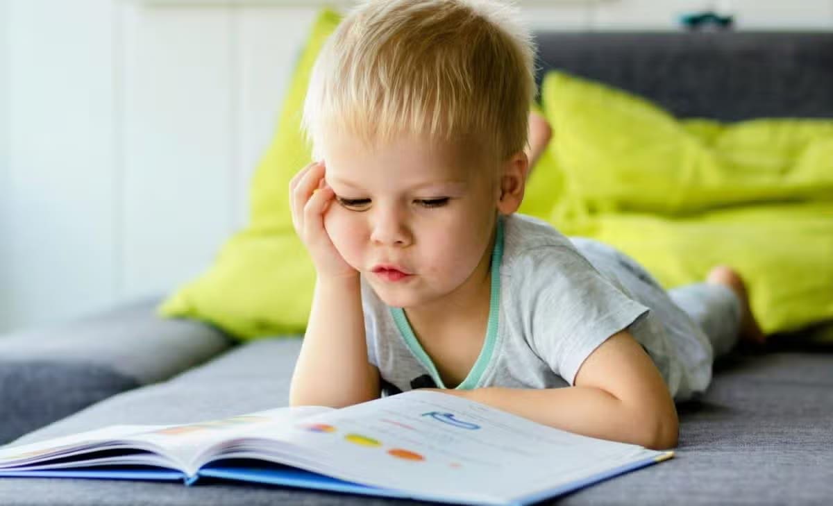 Neuroscience Breakthrough: Child’s Brain Selects Language Dominance by Age 4, Study Finds