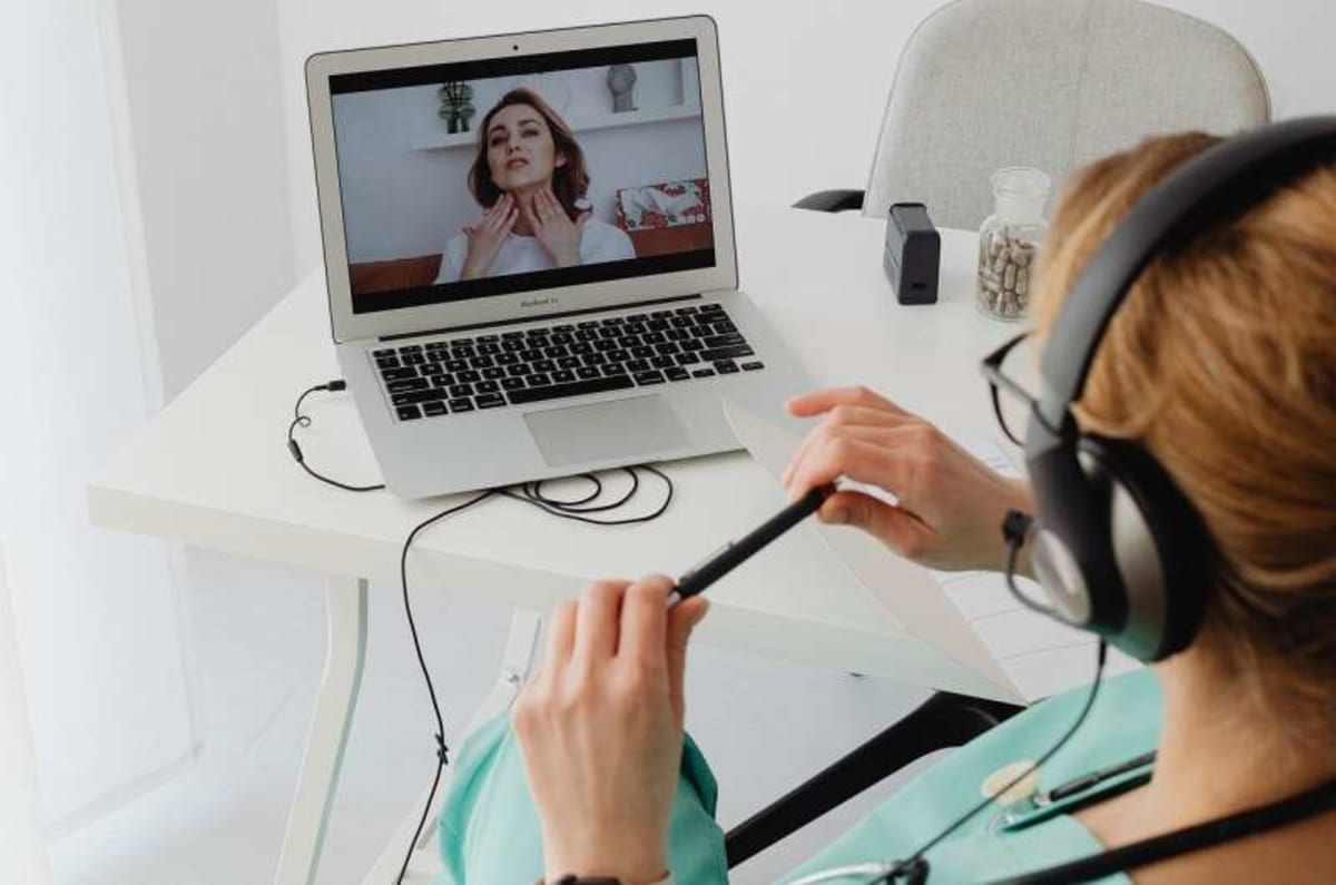 UK trial shows home based online rehab boosts recovery for ICU survivors, offering scalable solution to post intensive care syndrome