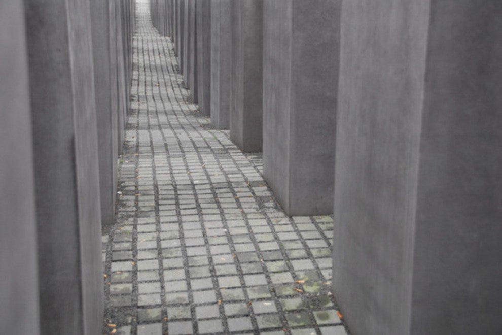 Denkmal für die Ermordeten Juden Europas 111 Denkmal für die Ermordeten Juden Europas