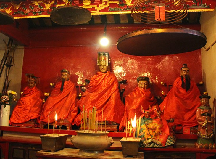 Храм Ман Мо Путеводитель по Гонконгу 1111 Храм Ман Мо Путеводитель по Гонконгу