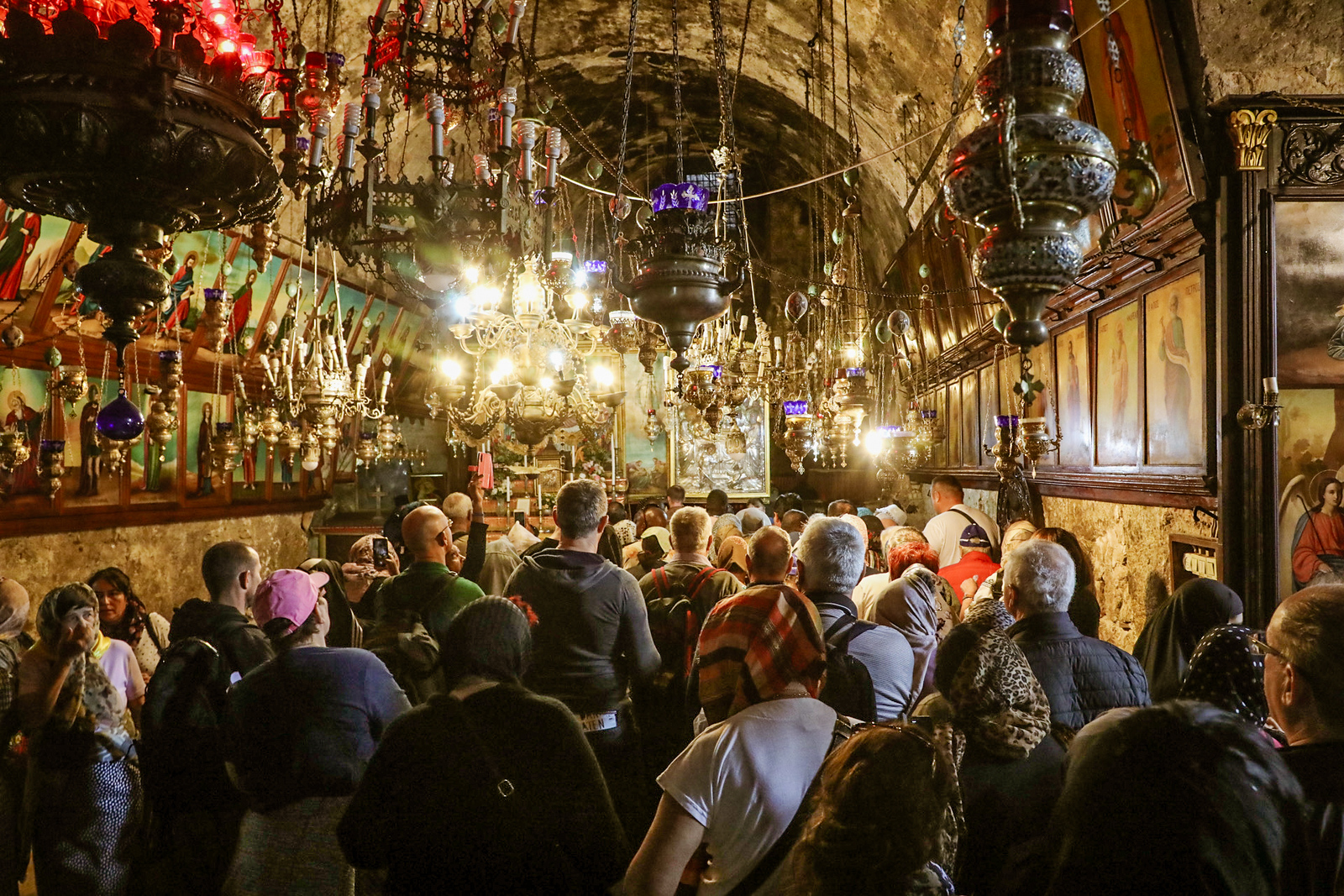 Немного очереди, чтобы увидеть гробницу Девы Марии 11 Немного очереди, чтобы увидеть гробницу Девы Марии