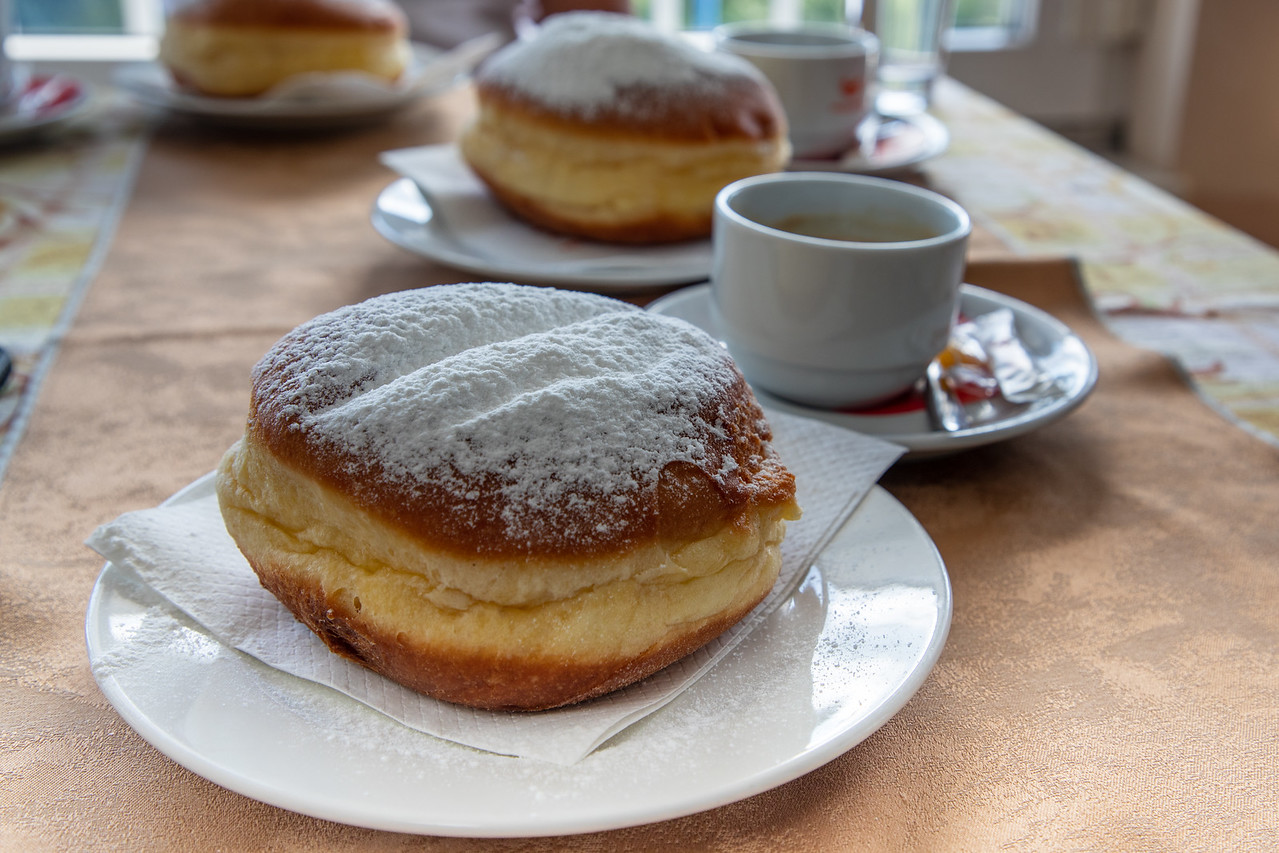 Пончики Словенская еда и вино 111 Пончики Словенская еда и вино