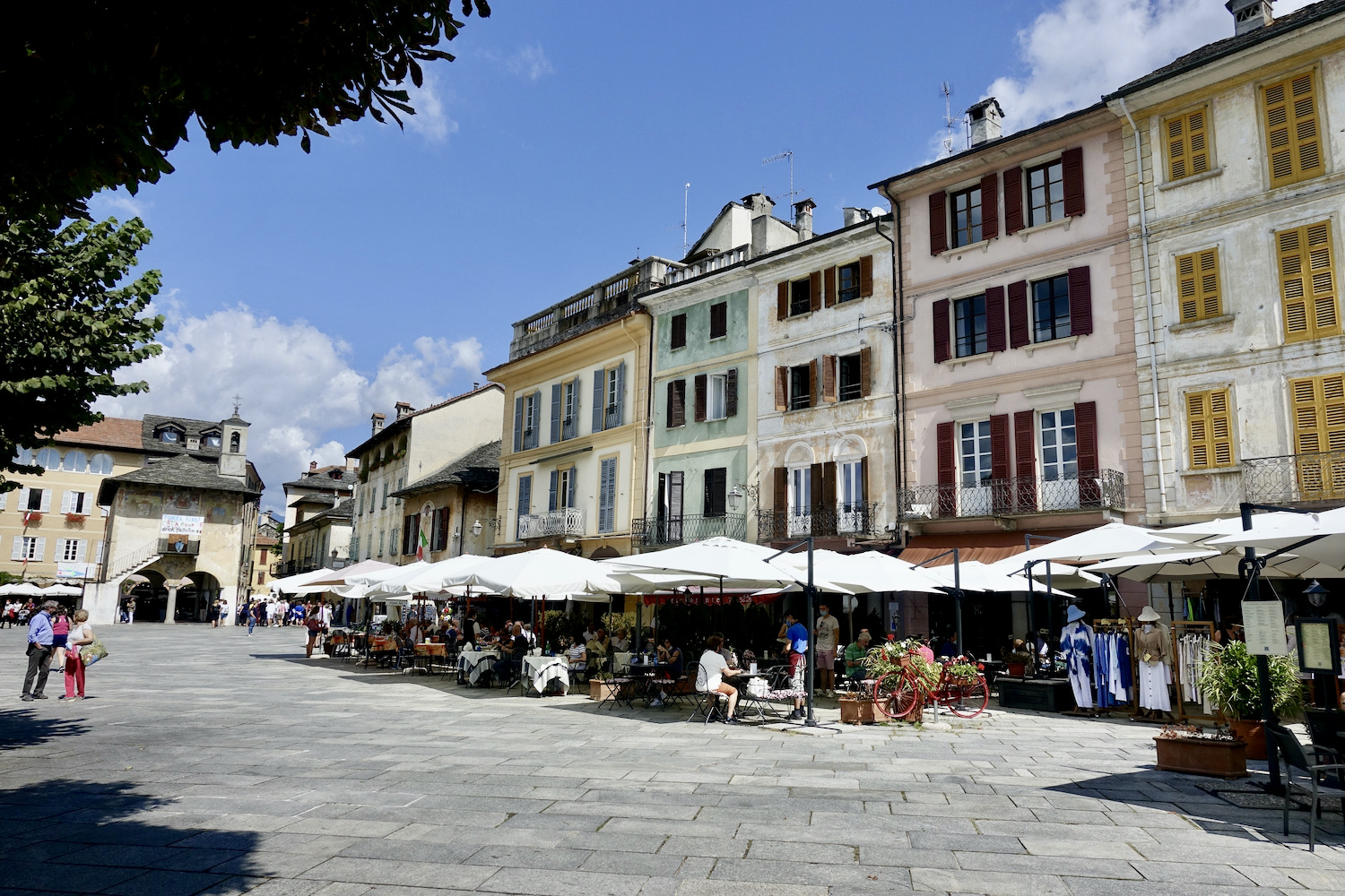 Пьяцца Мотта Орта Сан-Джулио Озеро Орта, Италия 111 Пьяцца Мотта Орта Сан-Джулио Озеро Орта, Италия