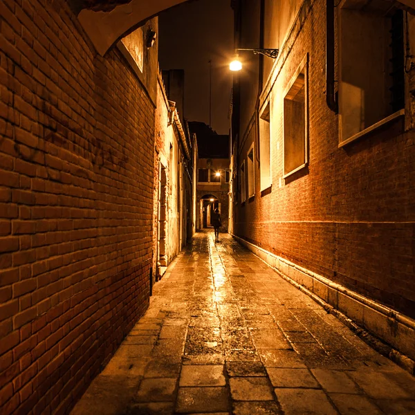 Узкие переулки Венеции Узкие переулки Венеция