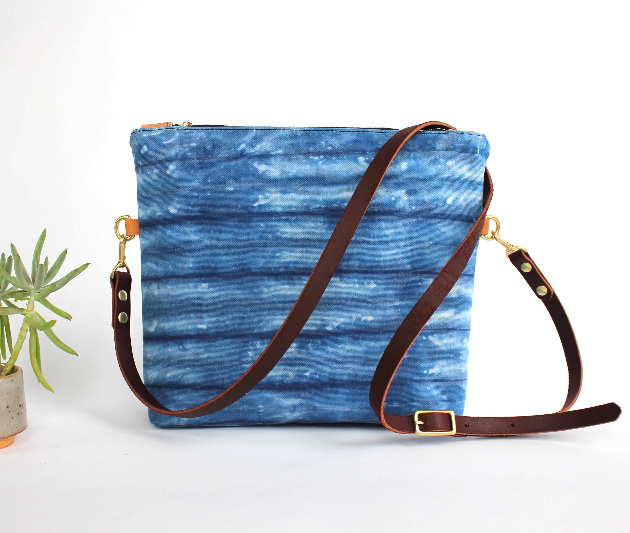 Crossbody indigo shibori white no leather front by Azellaz