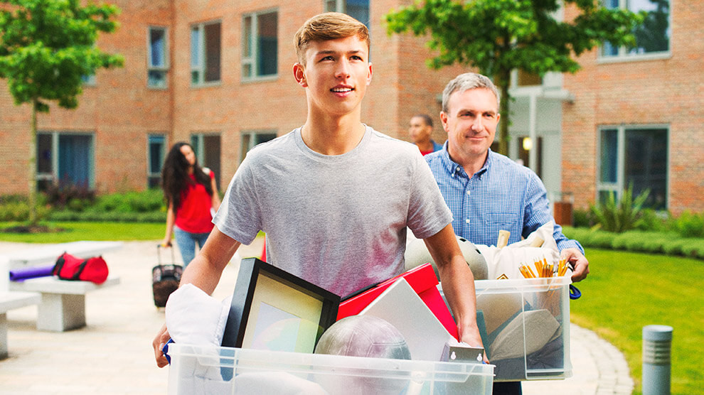 4 Ways to Help Your Kid Transition From High School to College 4 Ways to Help Your Kid Transition From High School to College