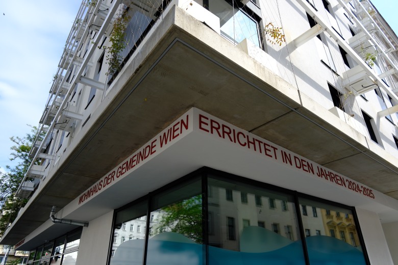 Schönbrunner Straße 76