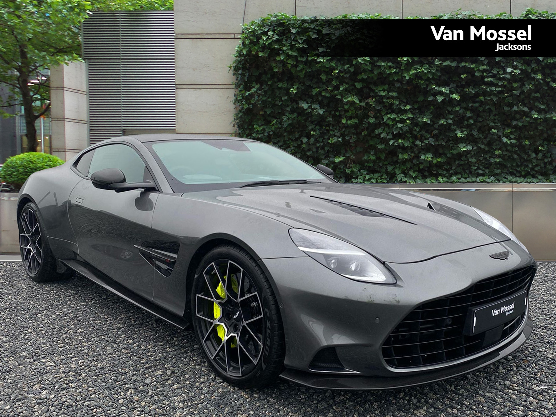 Aston Martin Vanquish 
