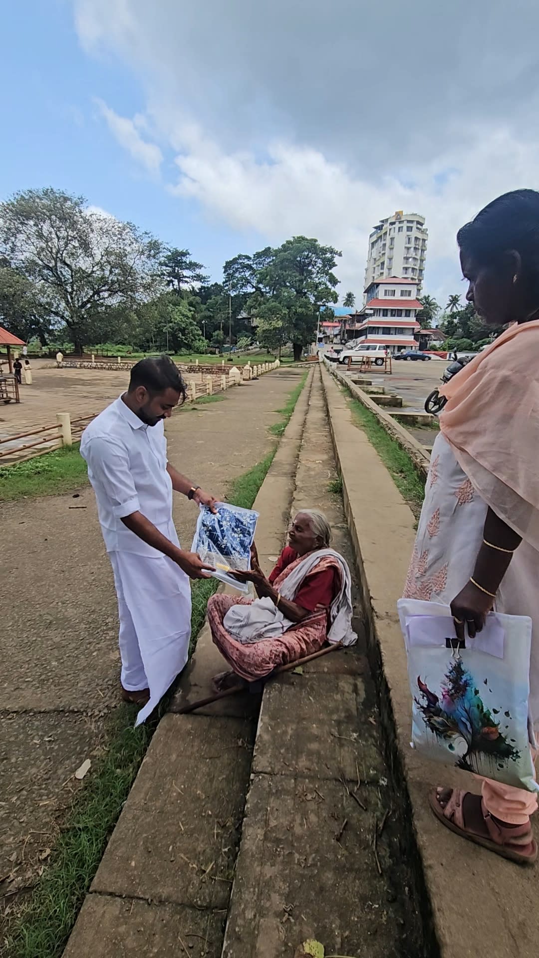 Bringing Light to the Streets: Indira Jeevan’s Onakkodi Distribution Completed Field Documentation