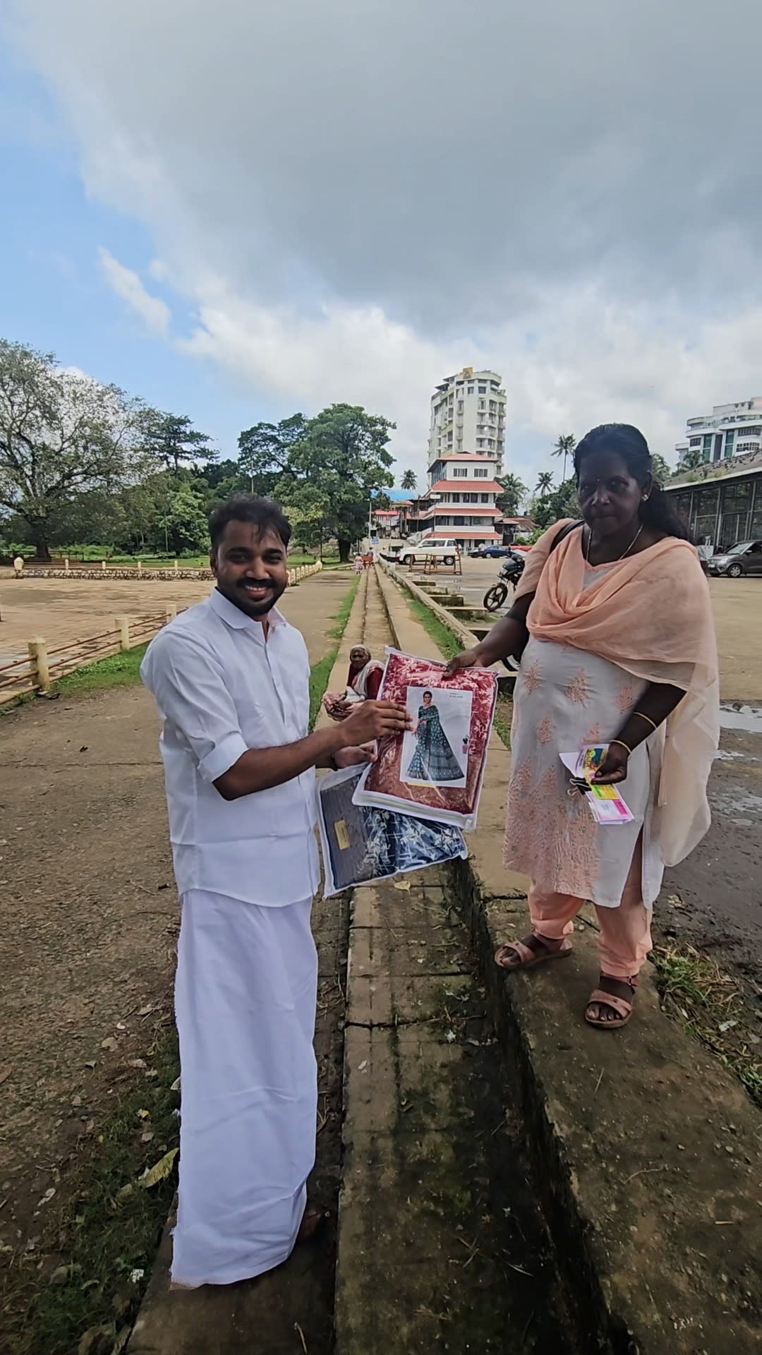 Bringing Light to the Streets: Indira Jeevan’s Onakkodi Distribution Completed Field Documentation