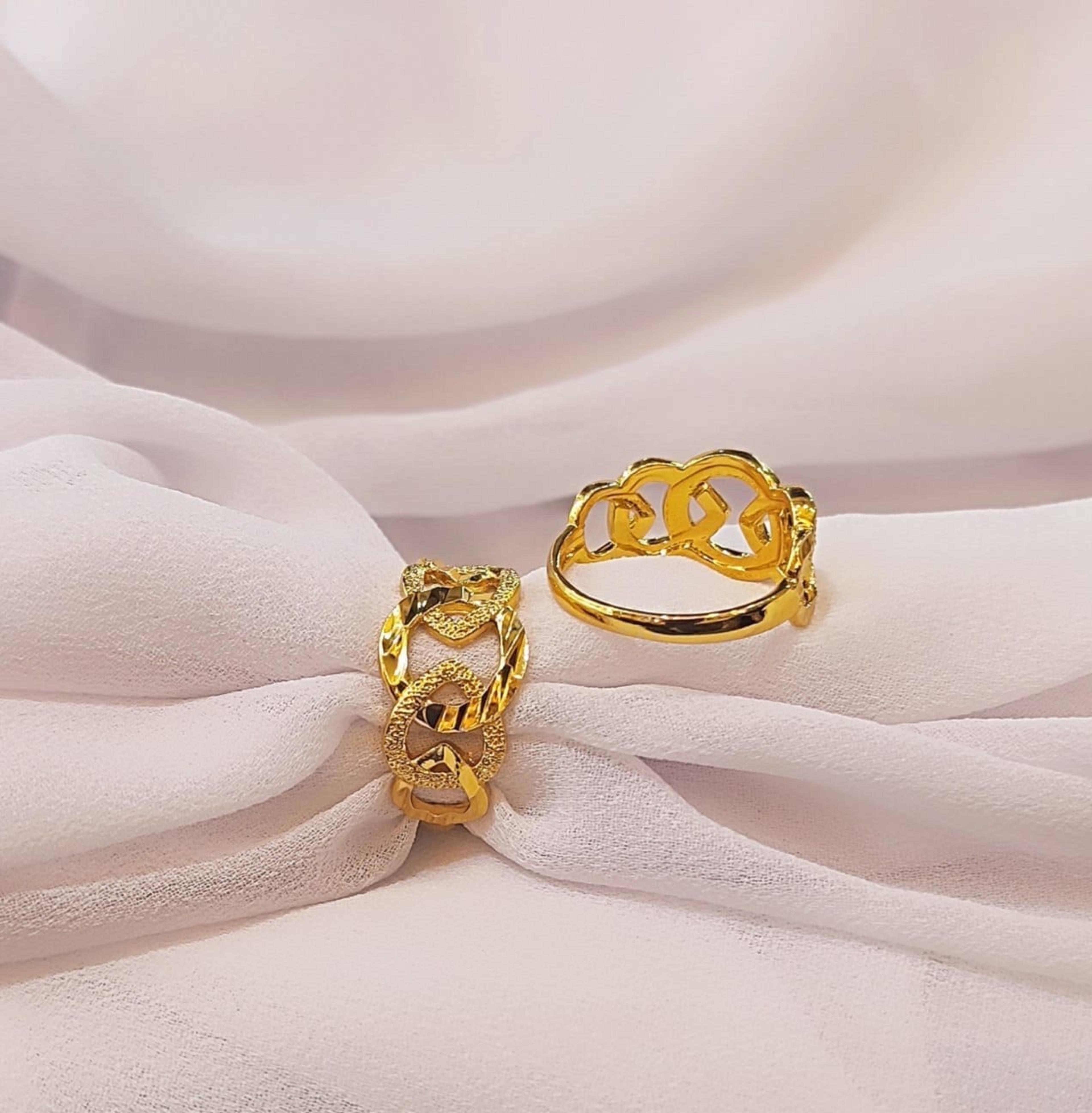Bold Curb Chain Link Ring