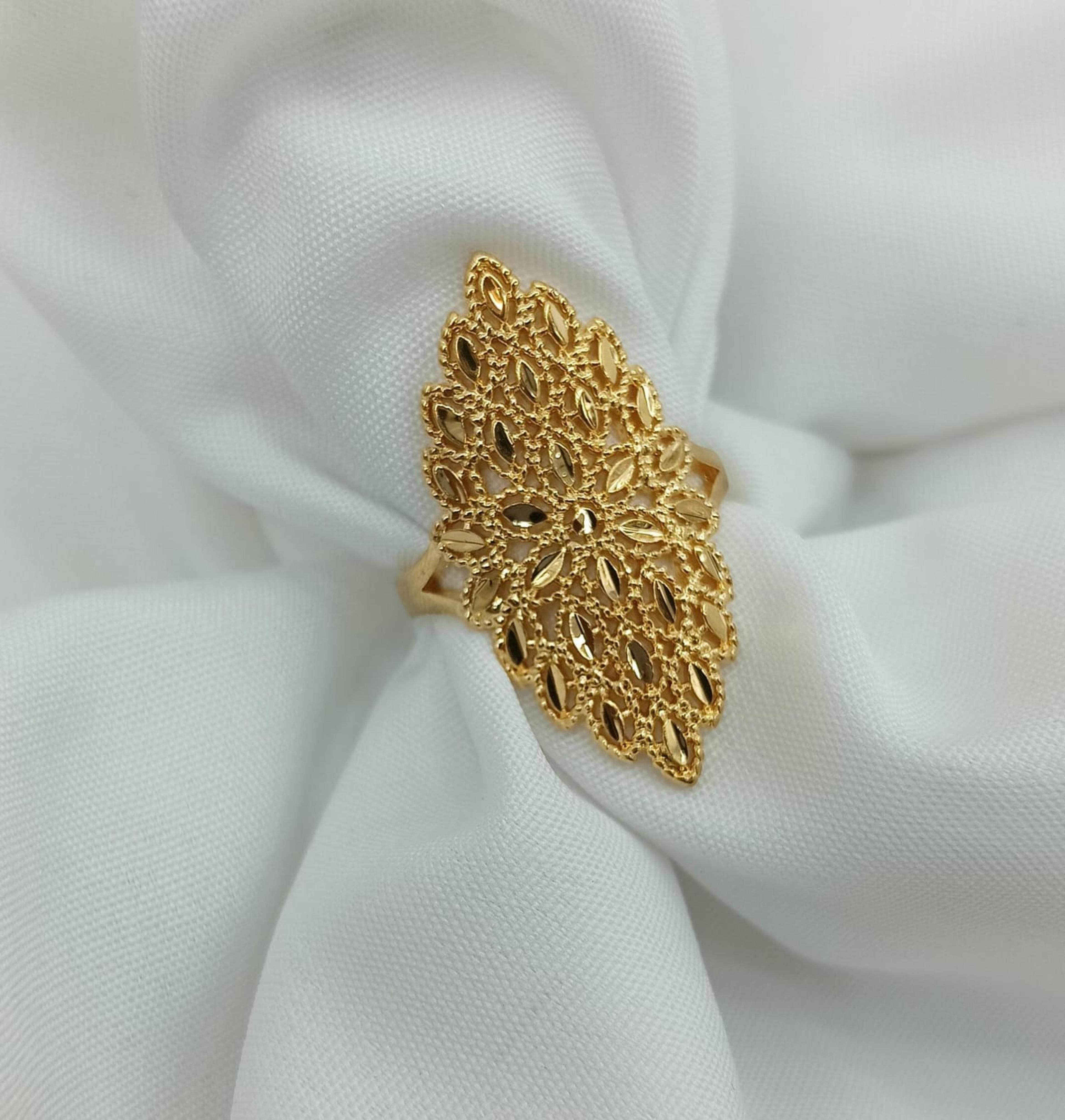 Gold plated beautiful degain adjustable finger ring for women