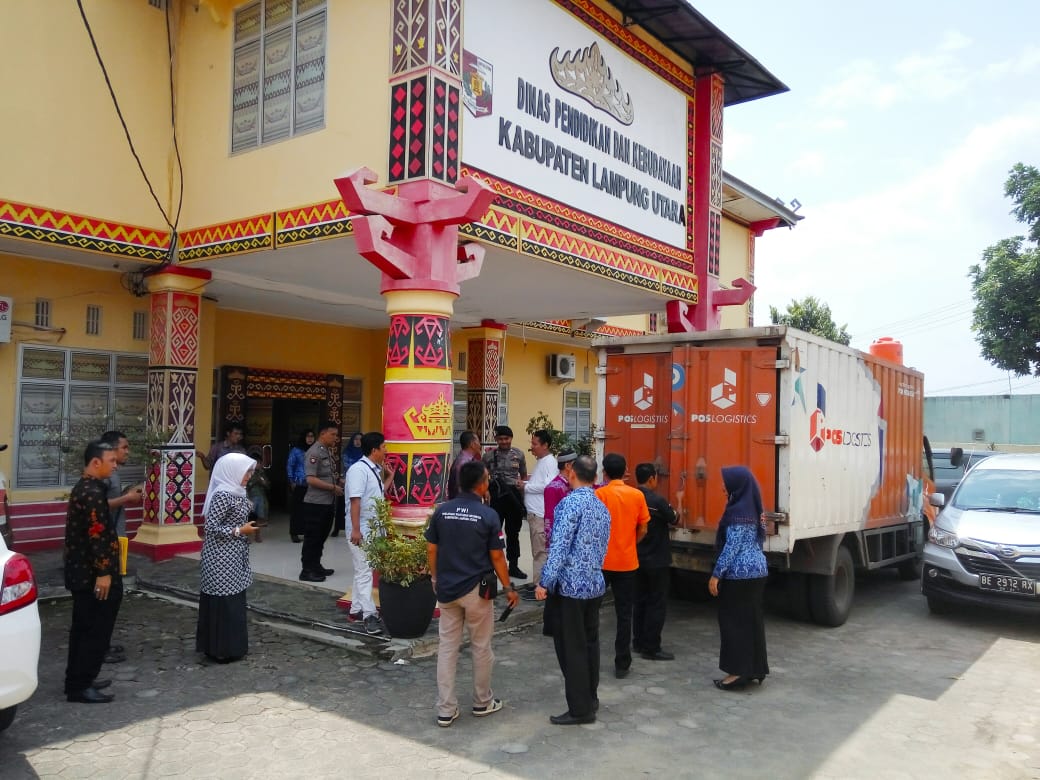 Berkas Ujian Nasional Kertas Pensil Tingkat SMP Diterima Disdik Lampung Utara