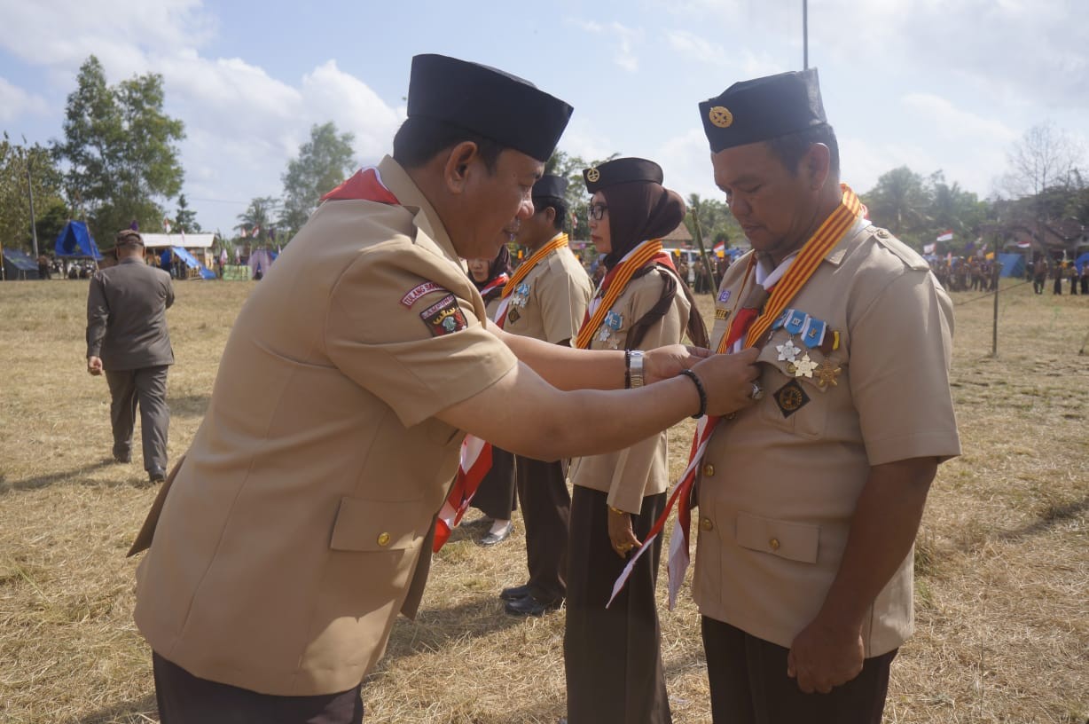 Kemah Bhakti Pramuka di Kecamatan Dente Teladas