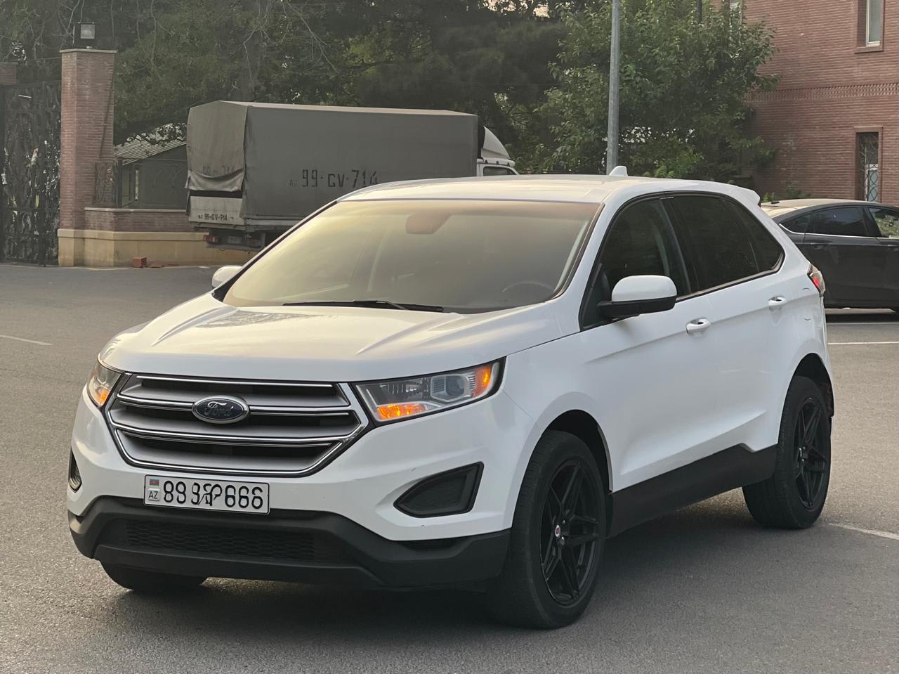 Ford Edge 2016 — airport car rental