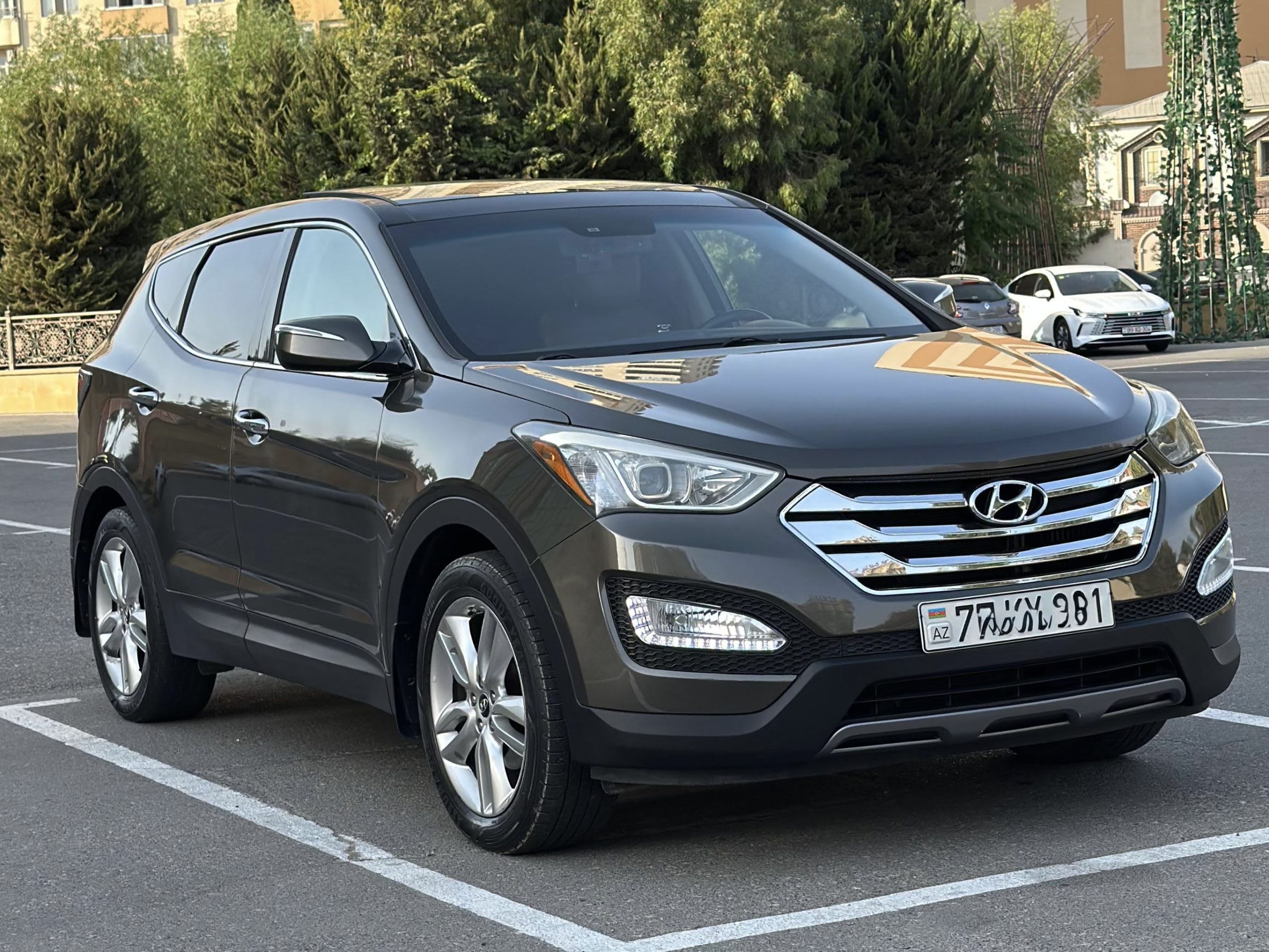 Hyundai Santa Fe 2015 — airport car rental