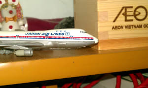 Boeing 747 with nose gear up Boeing 747 with nose gear up