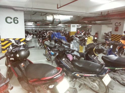 Parking garage at Vincom 2