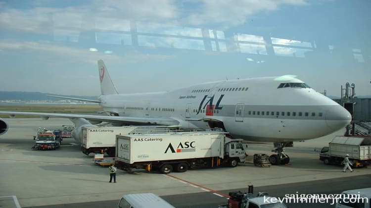 Japan Airlines Boeing 747 - Osaka Kansai International Airport