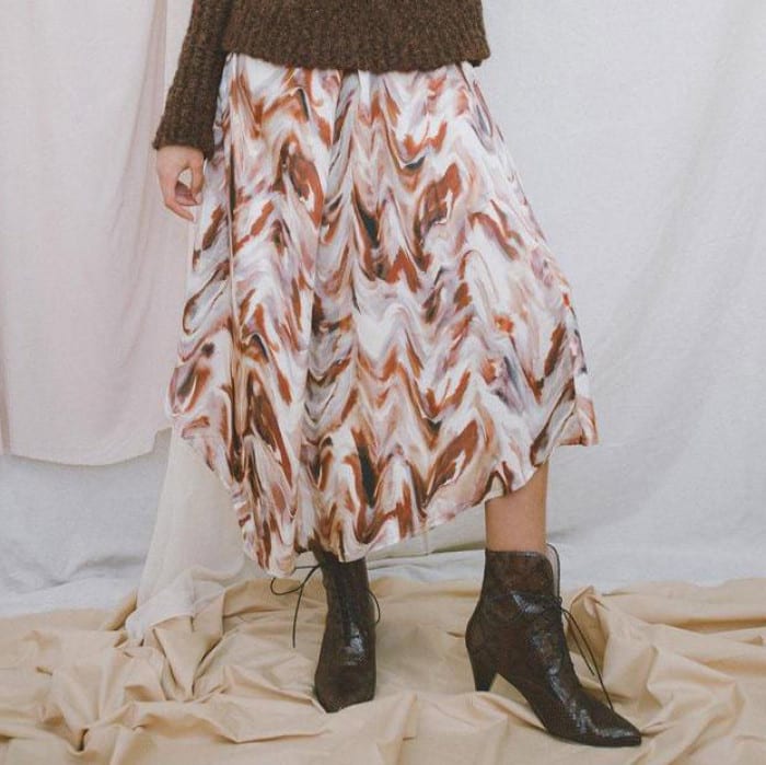 Asymmetric Skirt print